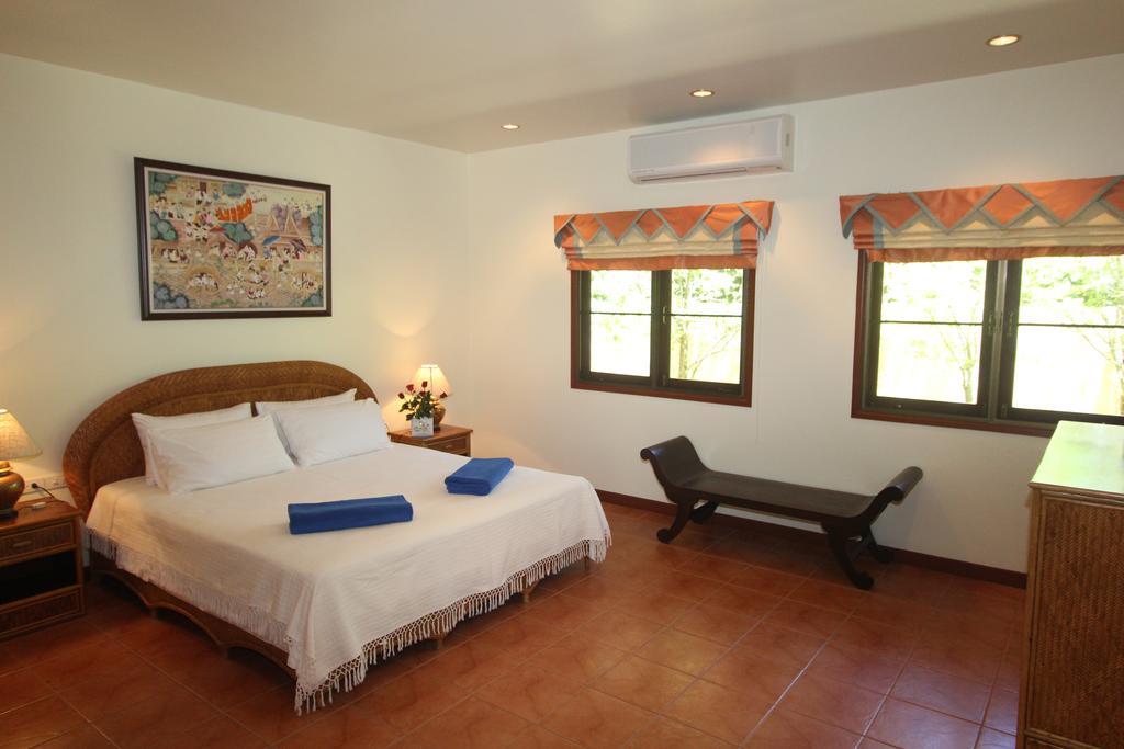 Villa Pimlada Nai Harn Bagian luar foto