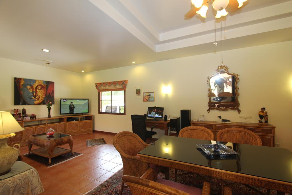 Villa Pimlada Nai Harn Bagian luar foto